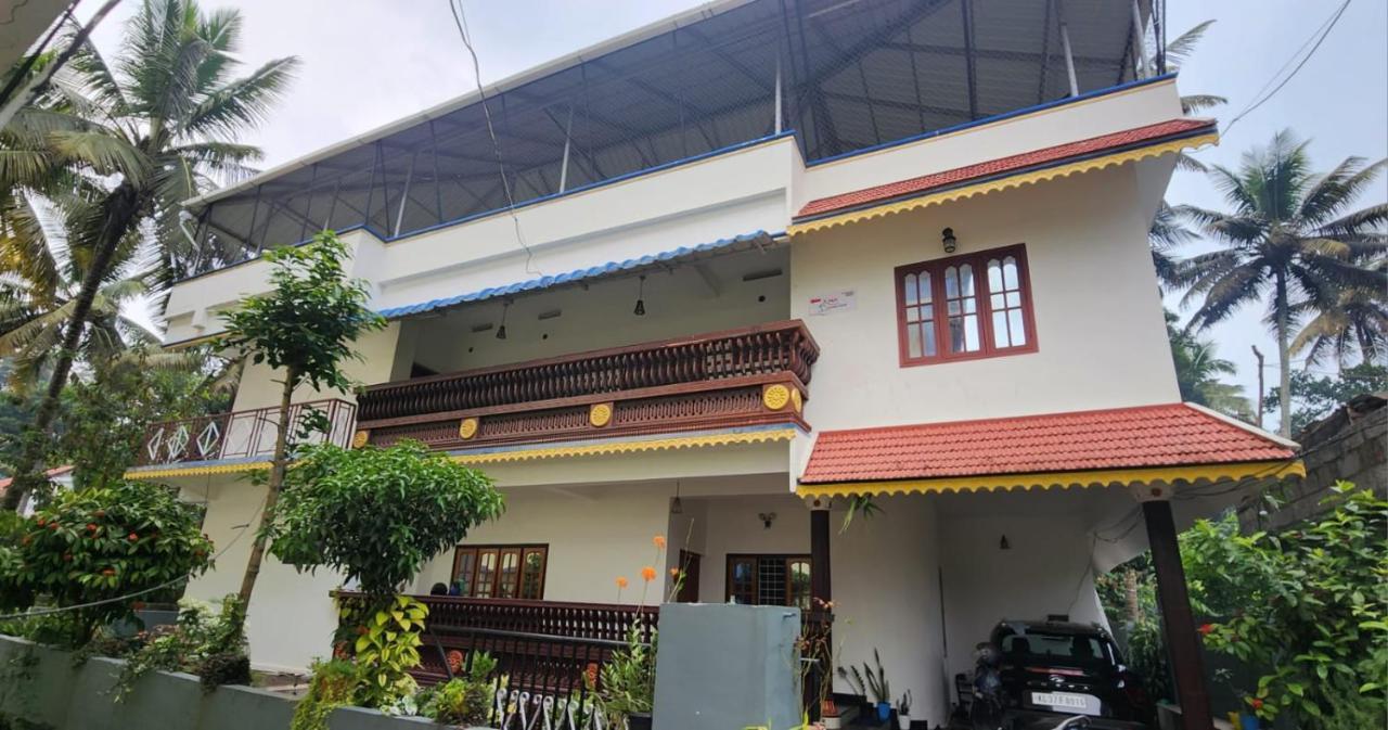 Pknhomestay Kumily Thekkady Bagian luar foto